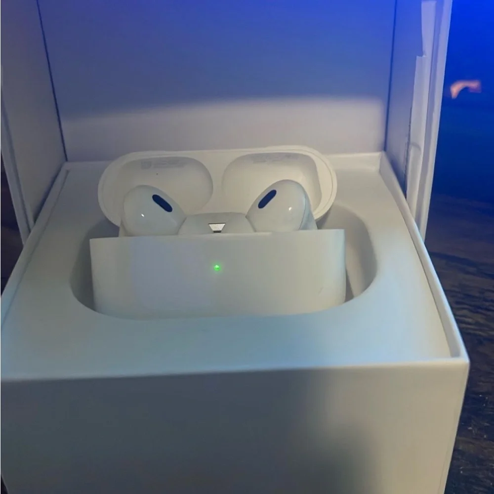 Apple AirPods Pro Box with White Packaging